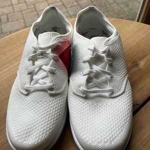 Sketcher’s wide fit sneakers